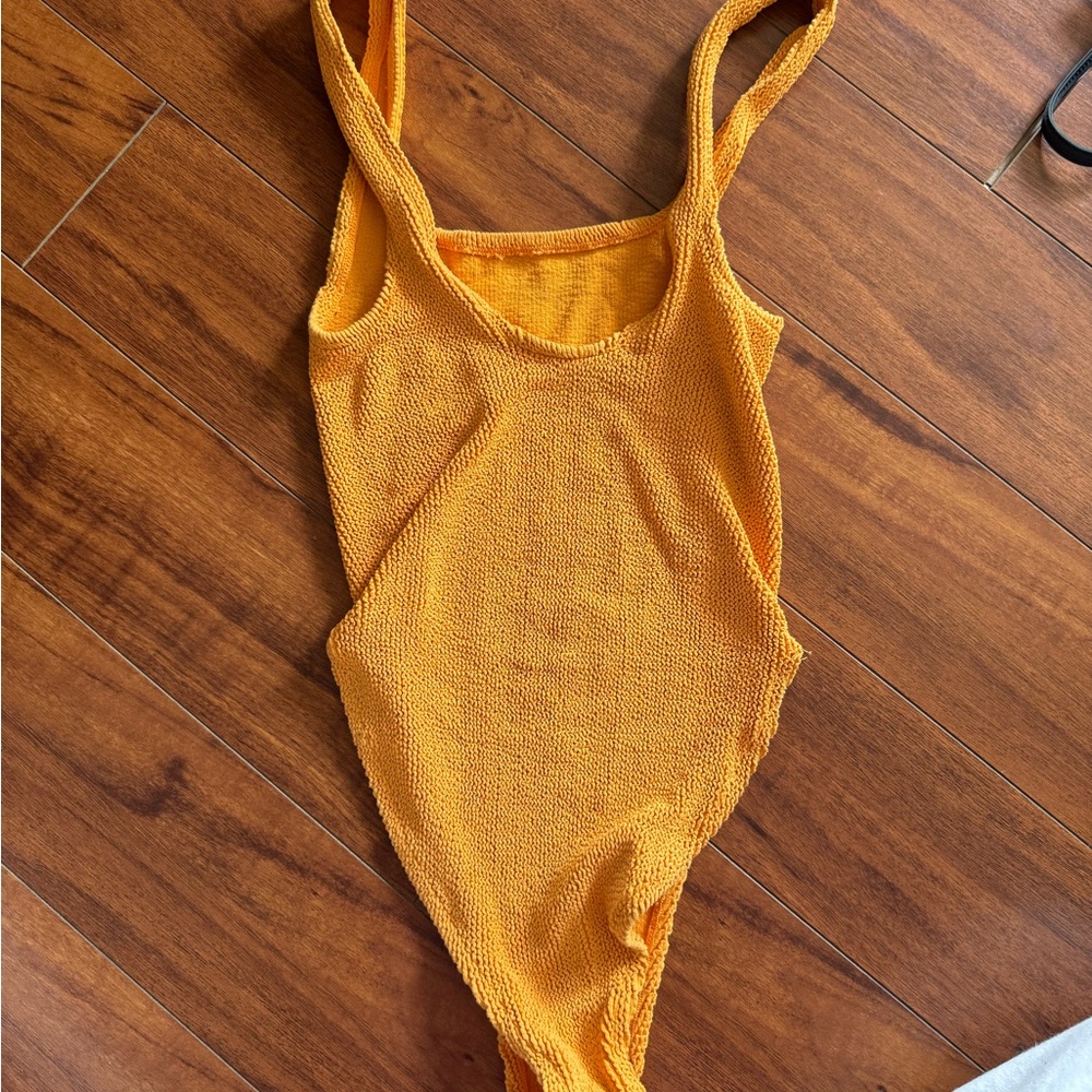 One Piece Swimsuit in Vibrant Orange
Youswim
One size - Picture 2 of 3